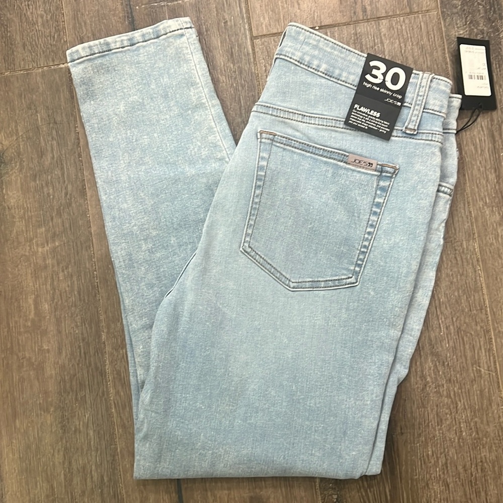 NWT Joe’s Jeans. Cailey high rise skinny crop. Size 30.